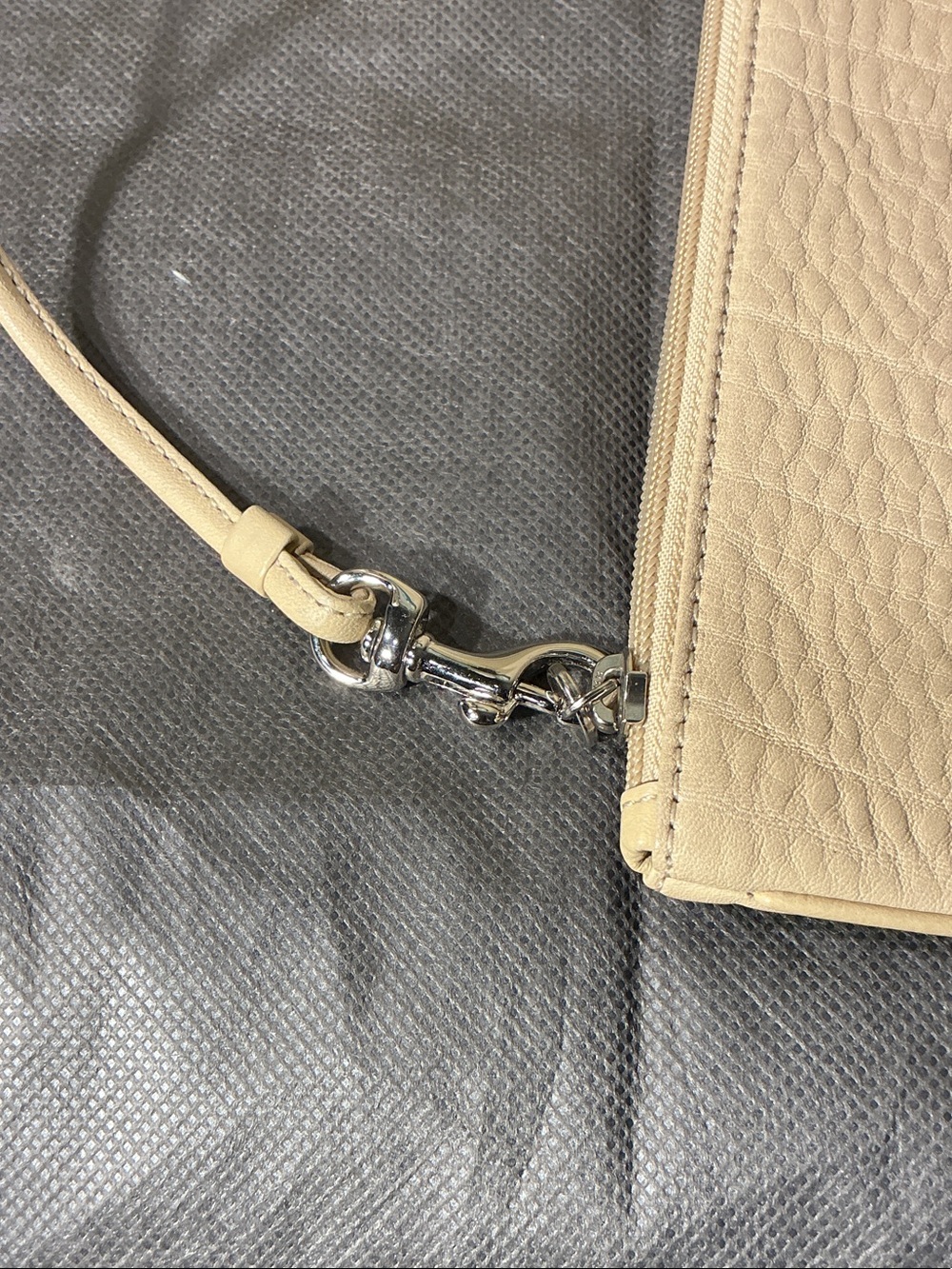 NWT 🌷Vintage Y2K Coach Black Pebbled Leather Hamilton Large Wristlet F42126 - Picture 3 of 9